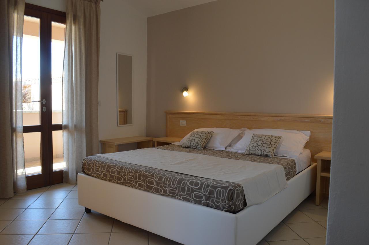 Guest Rooms Affittacamere San Teodoro  Luaran gambar