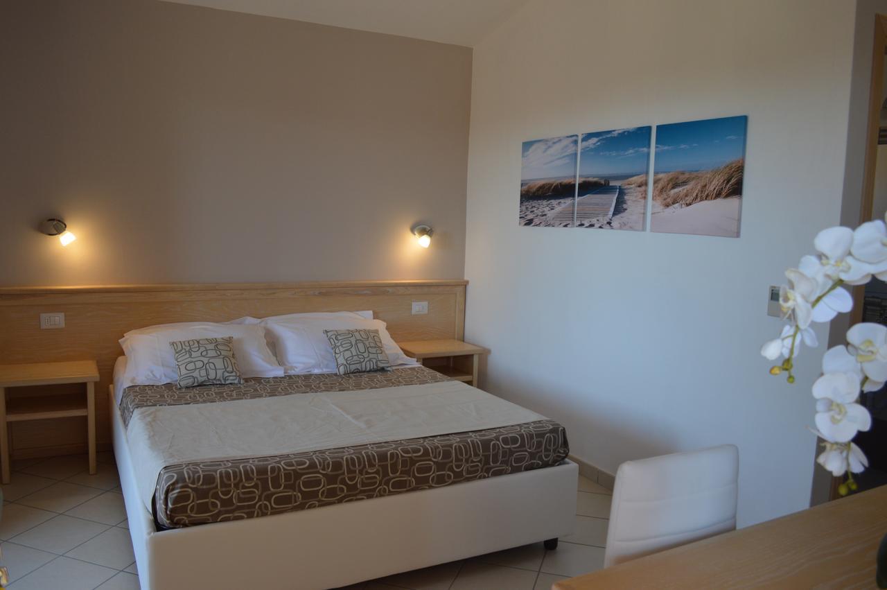 Guest Rooms Affittacamere San Teodoro  Luaran gambar