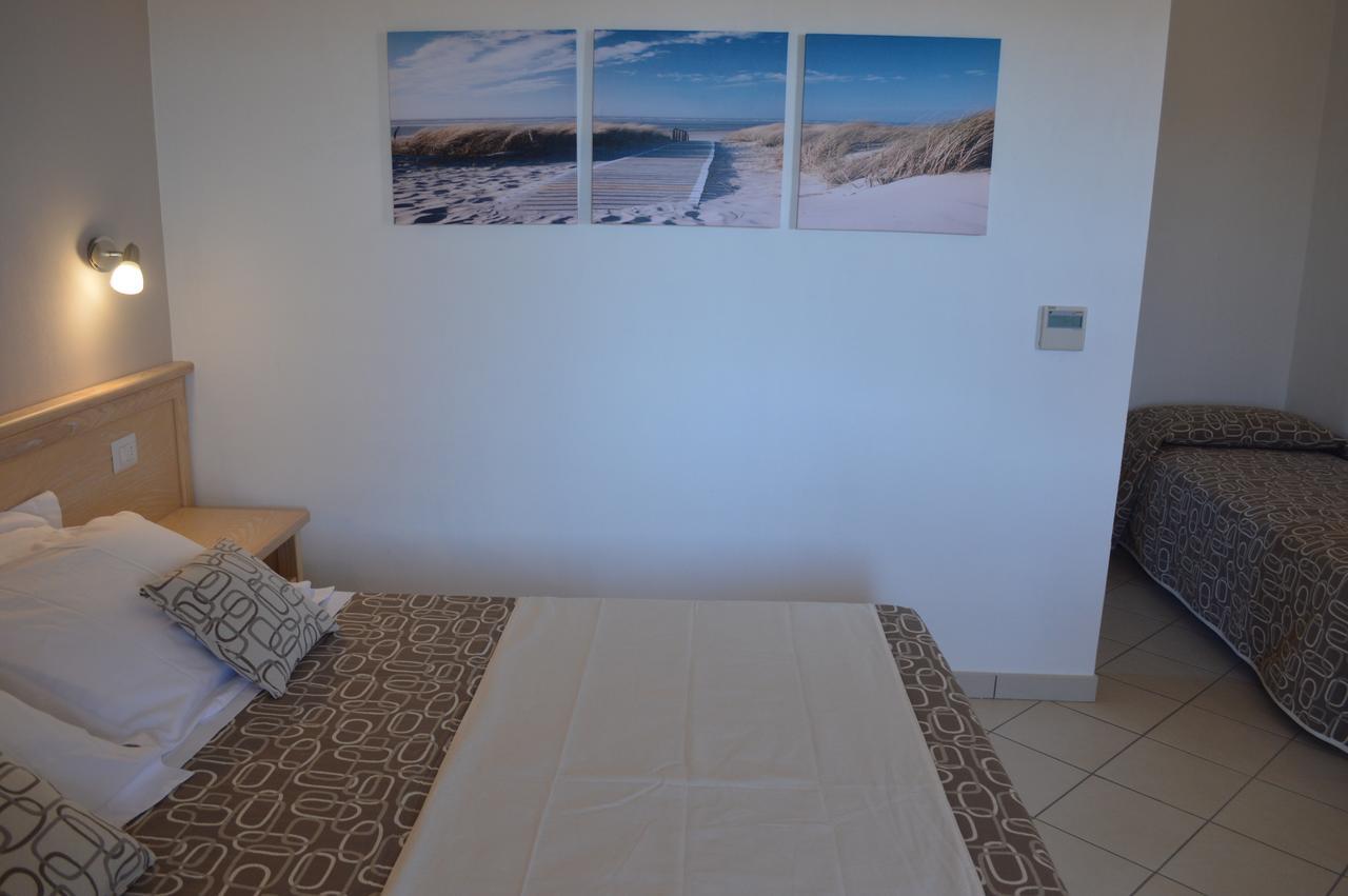 Guest Rooms Affittacamere San Teodoro  Luaran gambar