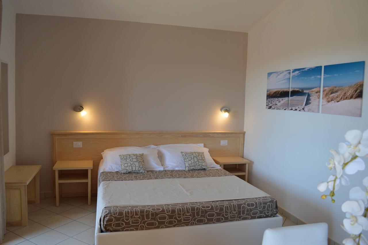 Guest Rooms Affittacamere San Teodoro  Luaran gambar