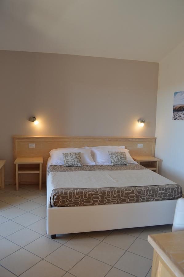 Guest Rooms Affittacamere San Teodoro  Luaran gambar