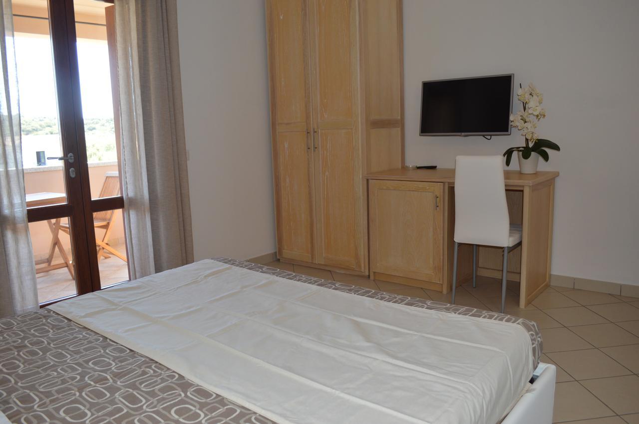 Guest Rooms Affittacamere San Teodoro  Luaran gambar