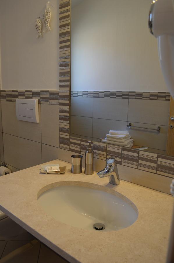 Guest Rooms Affittacamere San Teodoro  Luaran gambar