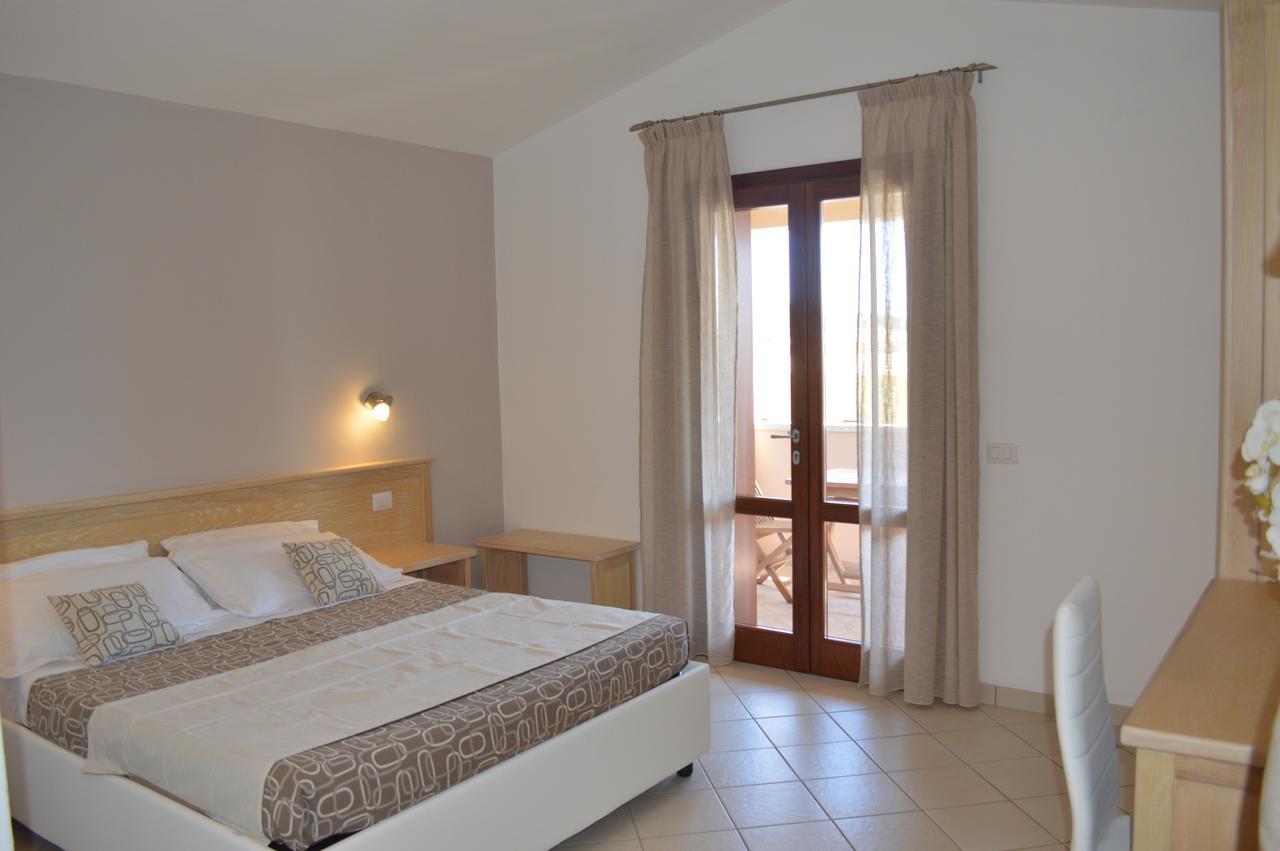 Guest Rooms Affittacamere San Teodoro  Luaran gambar