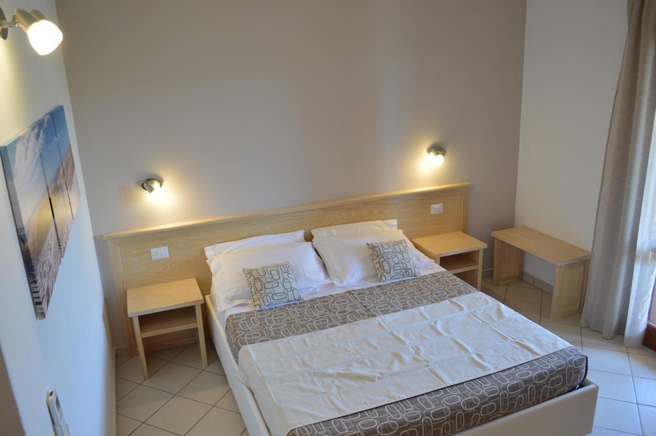 Guest Rooms Affittacamere San Teodoro  Luaran gambar