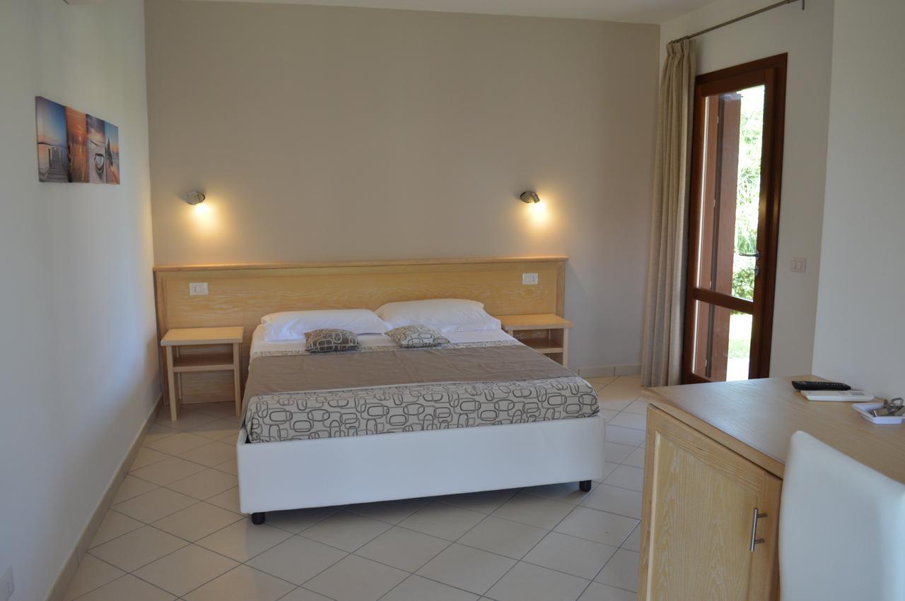 Guest Rooms Affittacamere San Teodoro  Luaran gambar