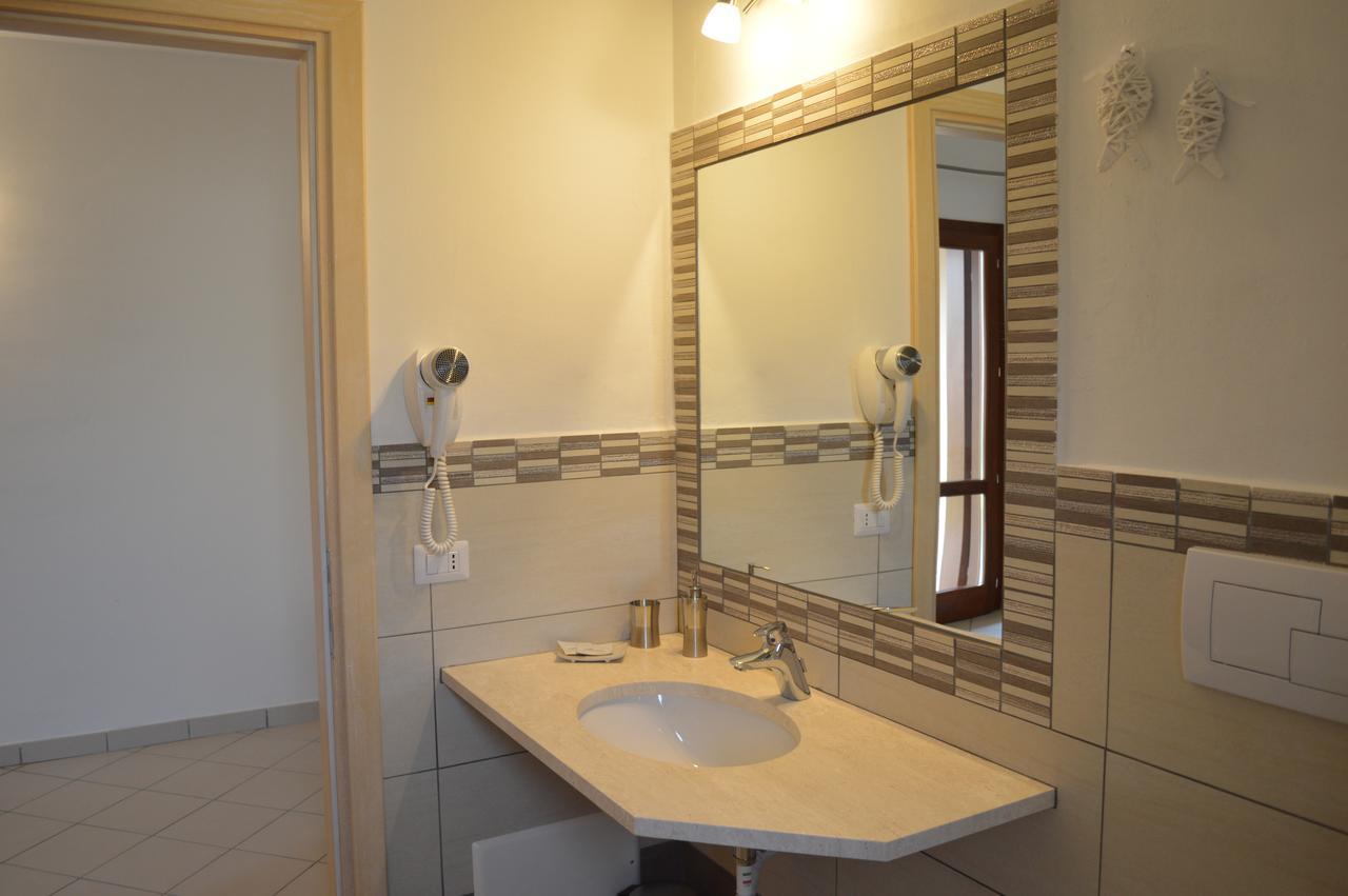 Guest Rooms Affittacamere San Teodoro  Luaran gambar