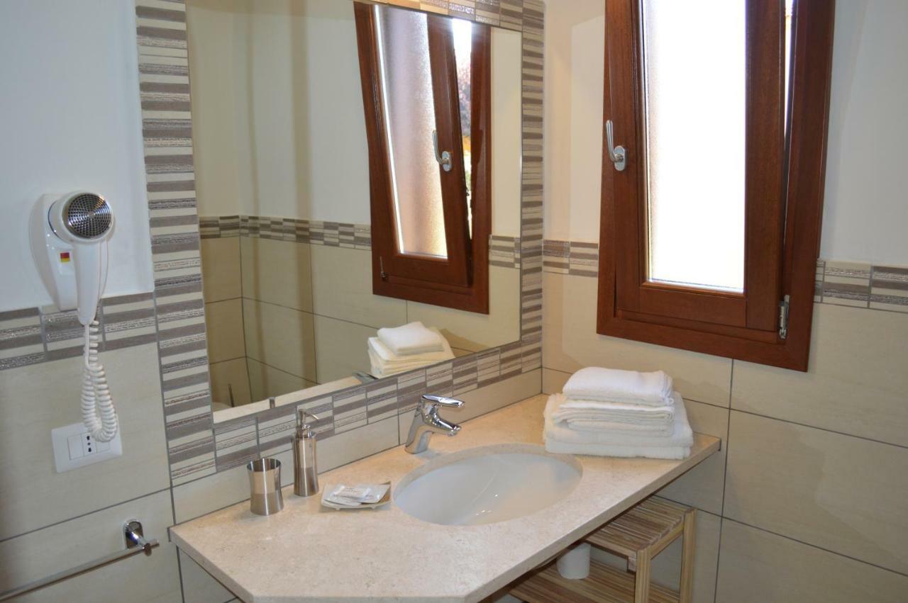Guest Rooms Affittacamere San Teodoro  Luaran gambar
