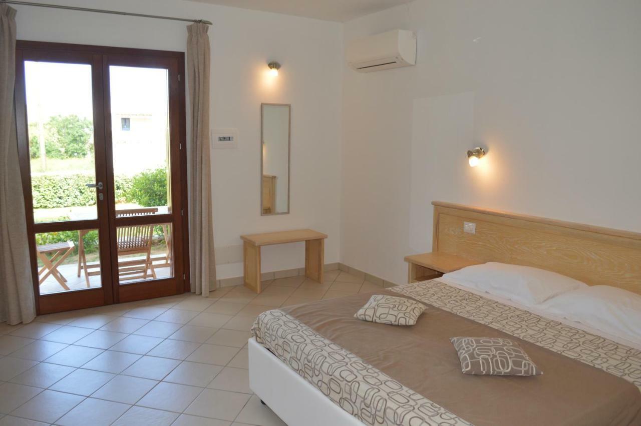 Guest Rooms Affittacamere San Teodoro  Luaran gambar